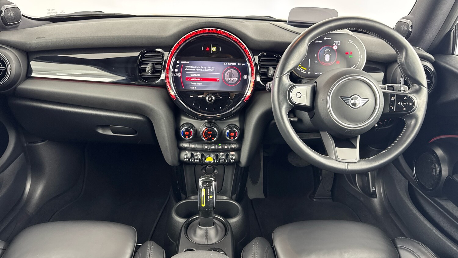 Used MINI Hatch 2022 for sale - 77946038: Photo 4