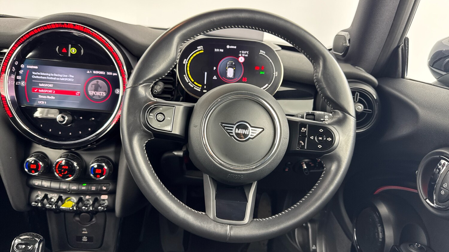 Used MINI Hatch 2022 for sale - 77946038: Photo 5