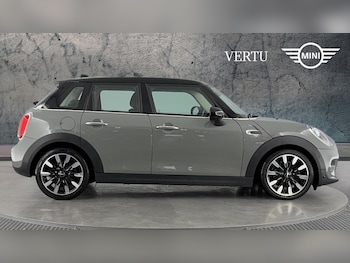 Used MINI Hatch 2019 for sale - 75632464: Photo