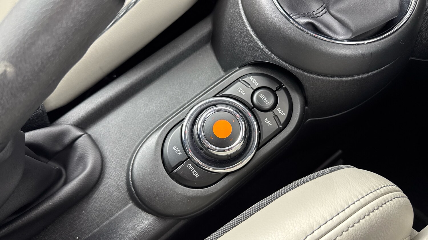 Used MINI Hatch 2019 for sale - 76831545: Photo 19