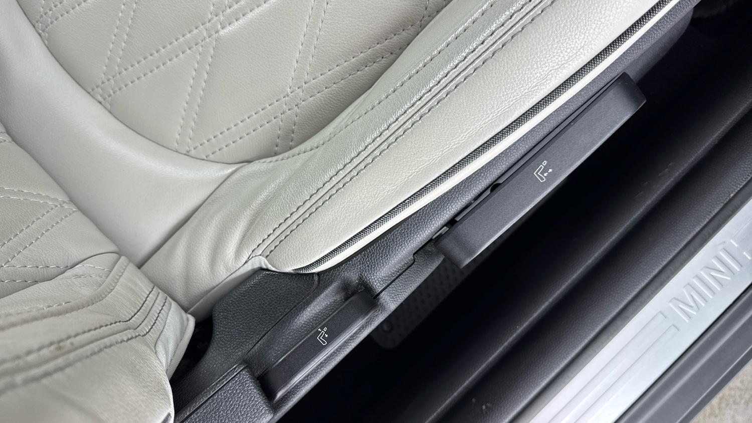 Used MINI Hatch 2019 for sale - 76831545: Photo 28