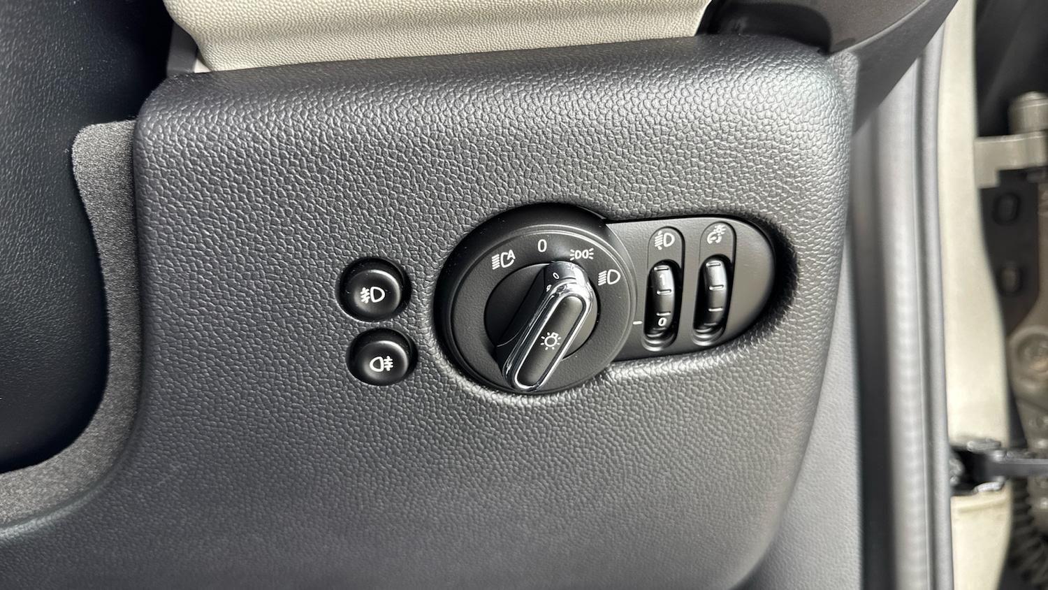 Used MINI Hatch 2019 for sale - 76831545: Photo 29