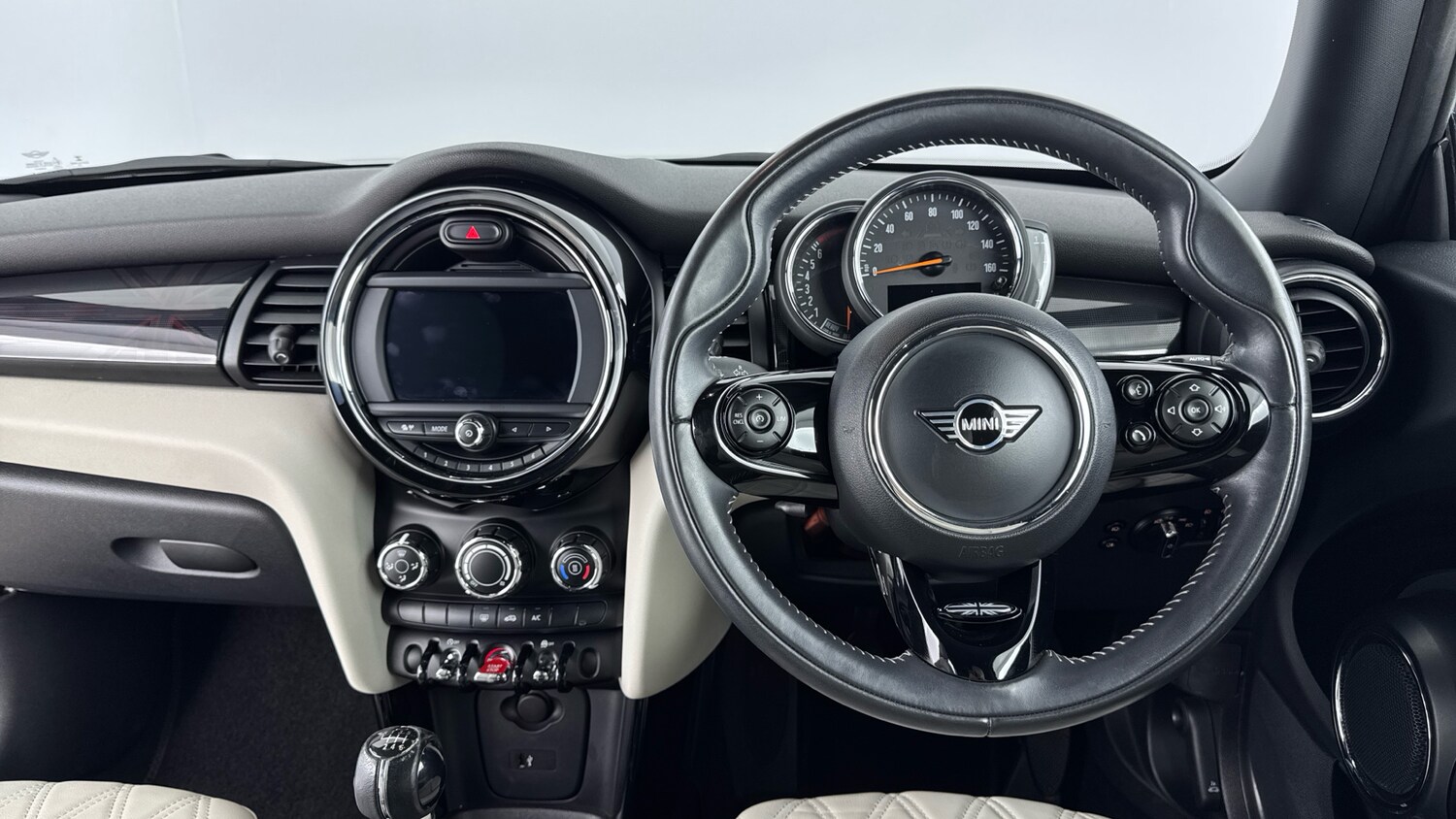 Used MINI Hatch 2019 for sale - 76831545: Photo 5