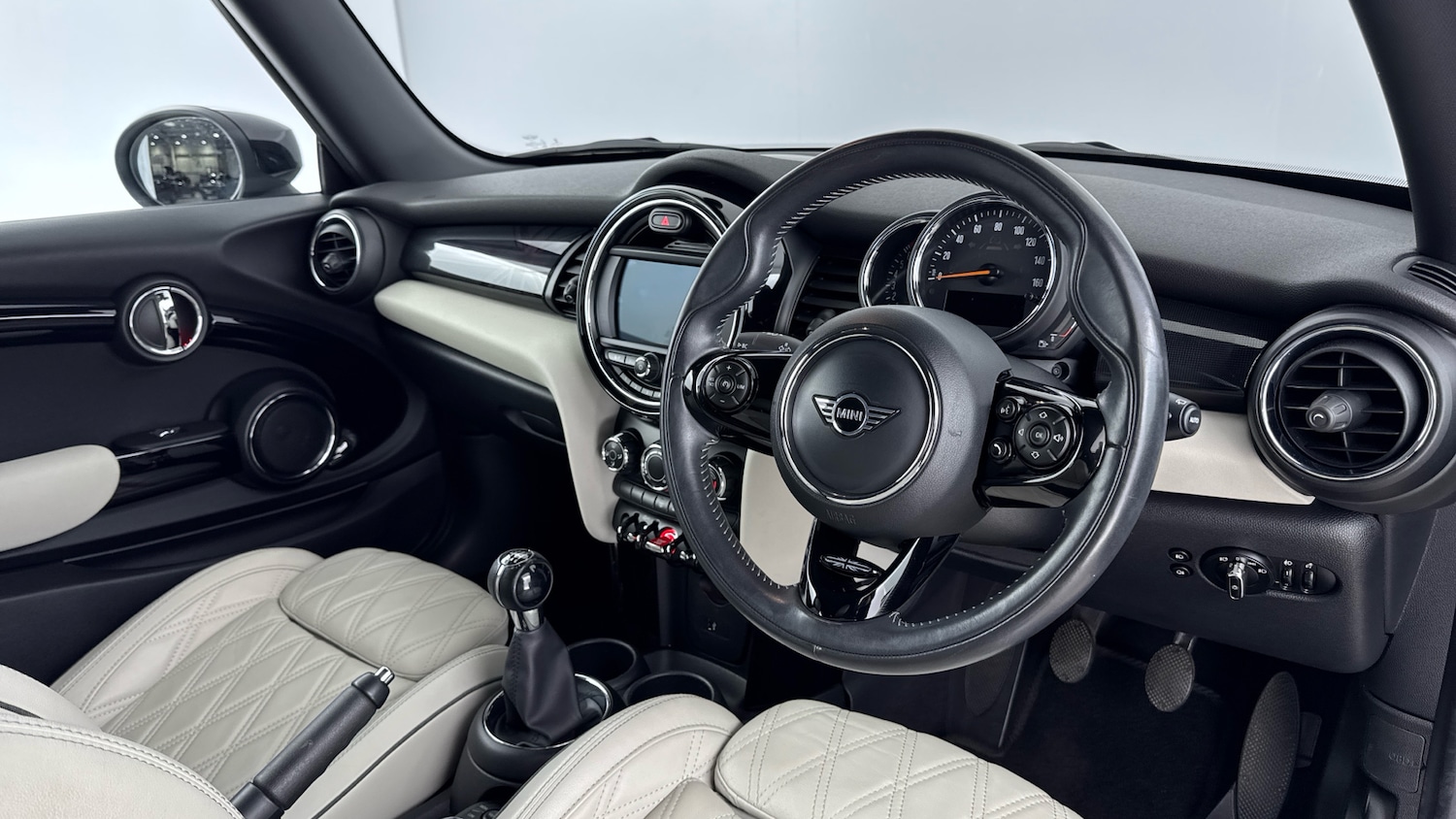 Used MINI Hatch 2019 for sale - 76831545: Photo 6