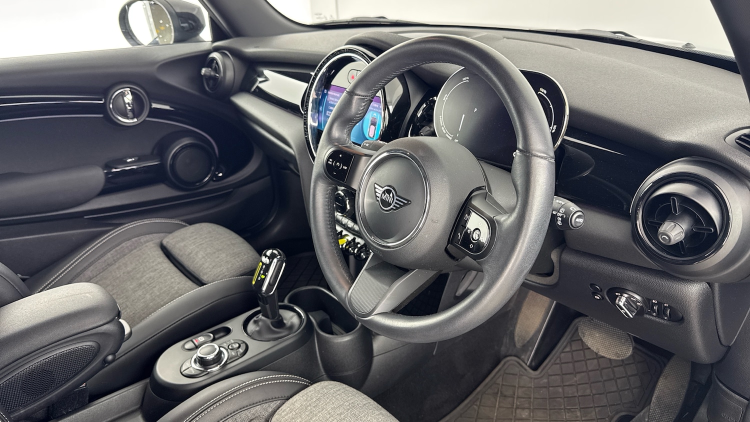 Used MINI Hatch 2021 for sale - 77979843: Photo 6