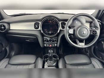 Used MINI Hatch 2023 for sale - 76131195: Photo