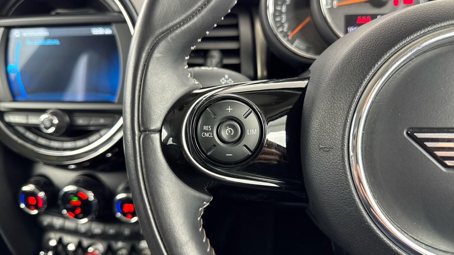 Used MINI Hatch 2019 for sale - 77639099: Photo 17