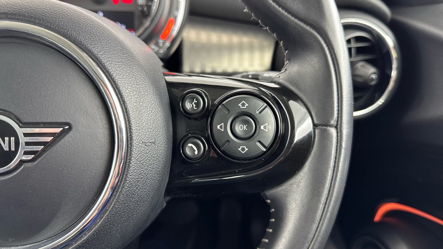 Used MINI Hatch 2019 for sale - 77639099: Photo 18