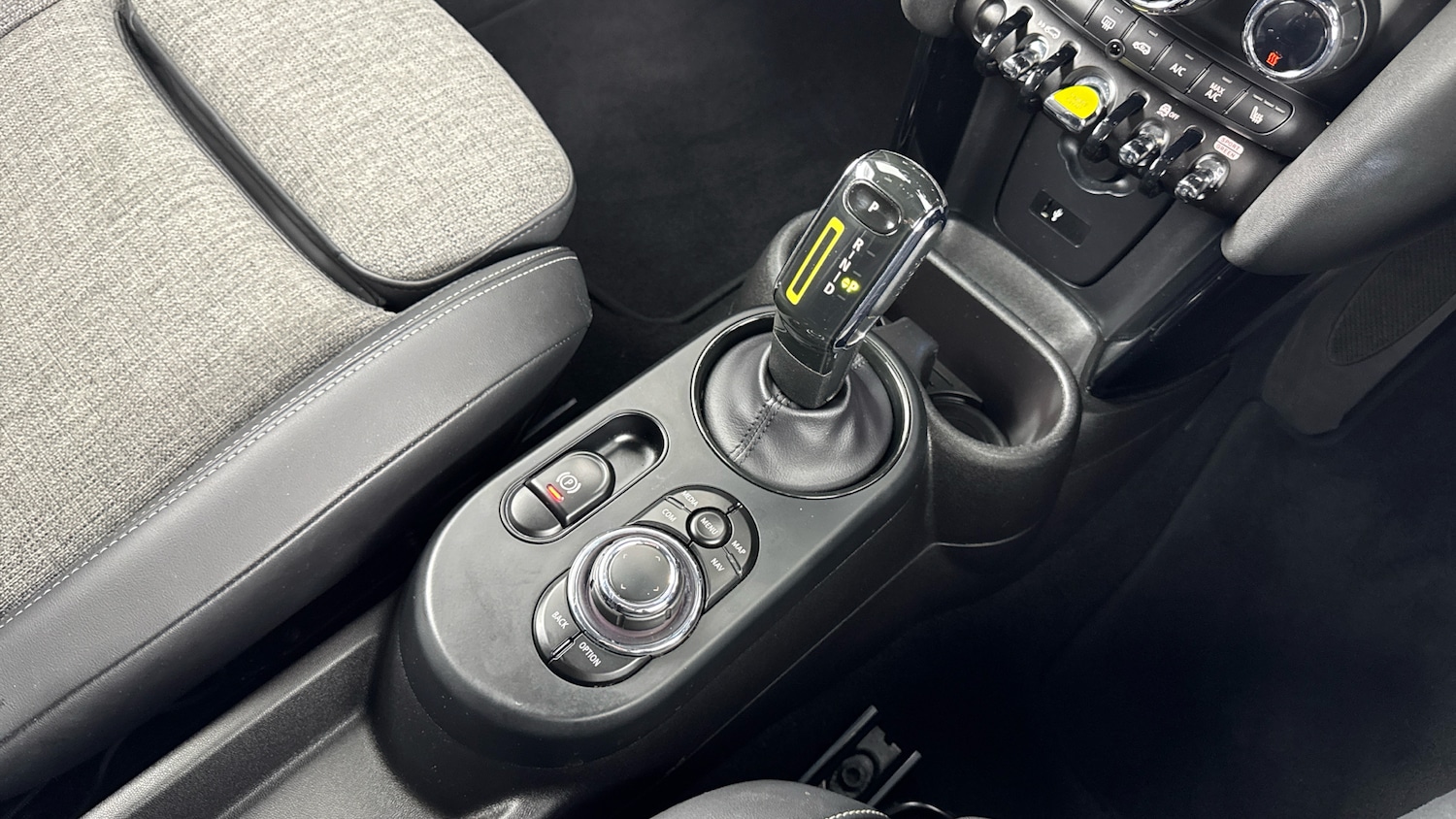 Used MINI Hatch 2022 for sale - 76319574: Photo 10