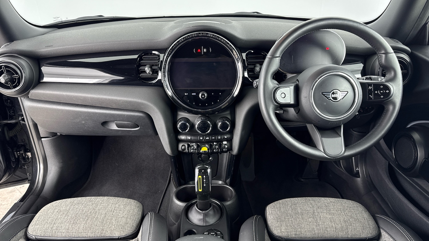 Used MINI Hatch 2022 for sale - 76319574: Photo 4