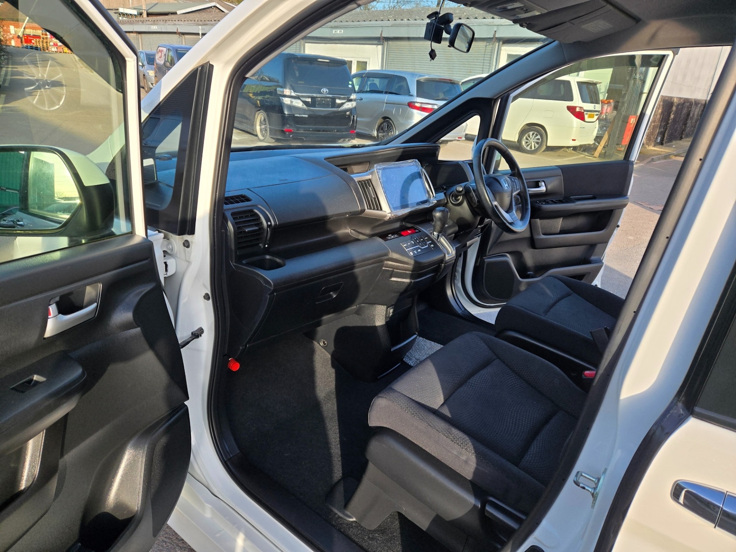 Used Honda Stepwagon 2026 for sale - 77665150: Photo 12