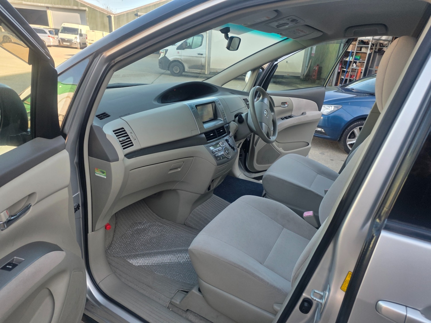 Used Toyota Estima 2008 for sale - 77674957: Photo 11