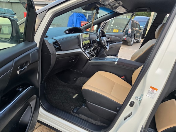 Used Toyota Estima 2017 for sale - 75673717: Photo 16