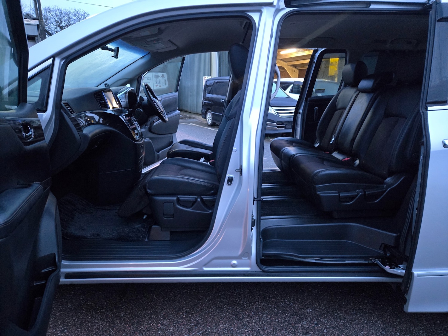 Used Nissan Elgrand 2026 for sale - 77562633: Photo 16