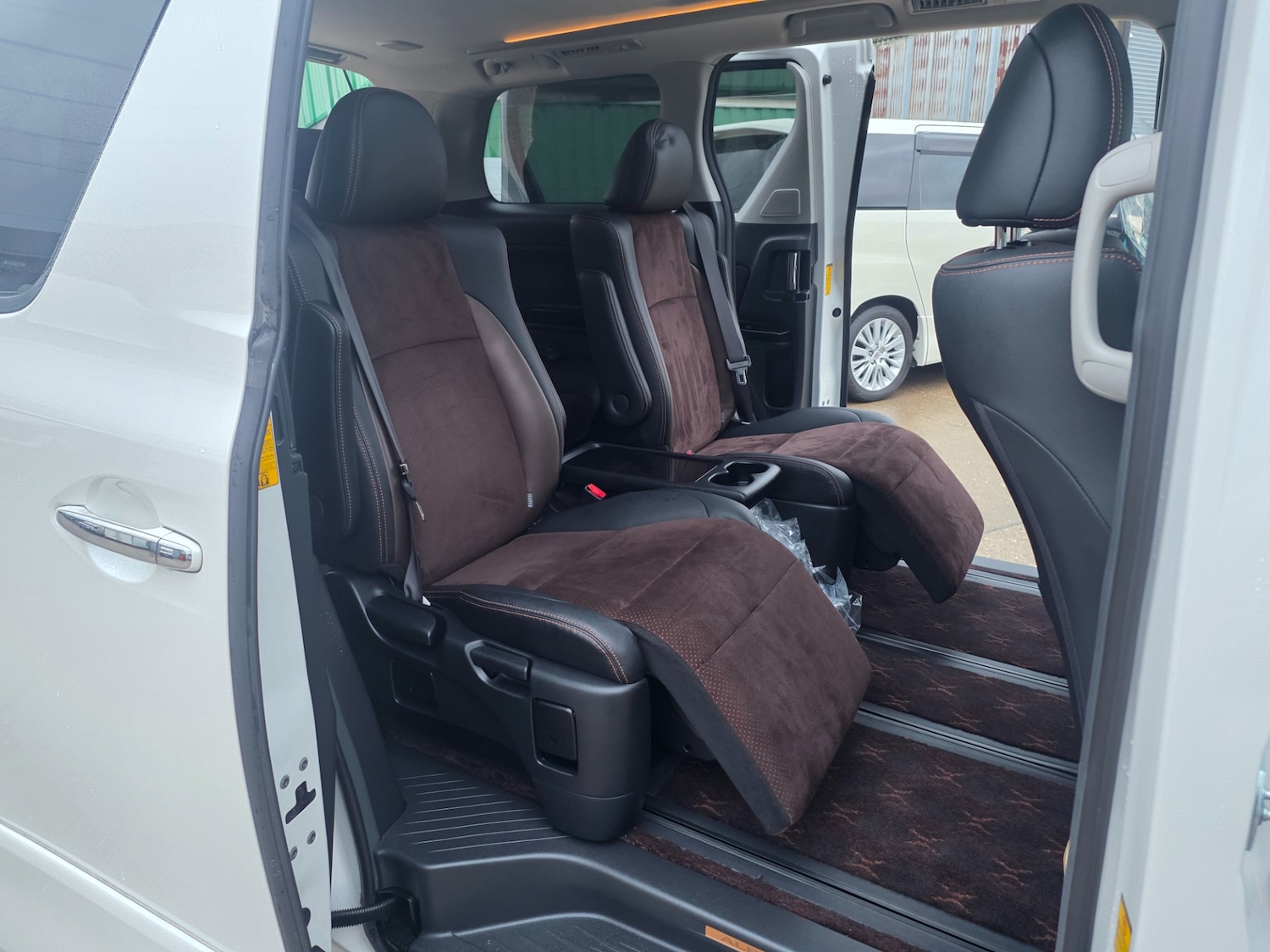 Used Toyota Alphard 2014 for sale - 77562902: Photo 9