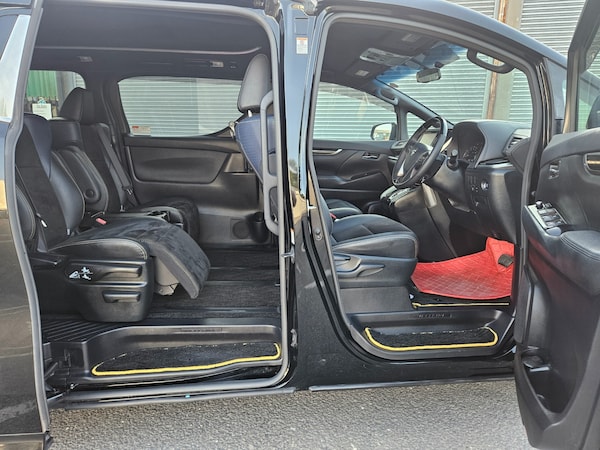 Used Toyota Vellfire 2017 for sale - 75117839: Photo 11