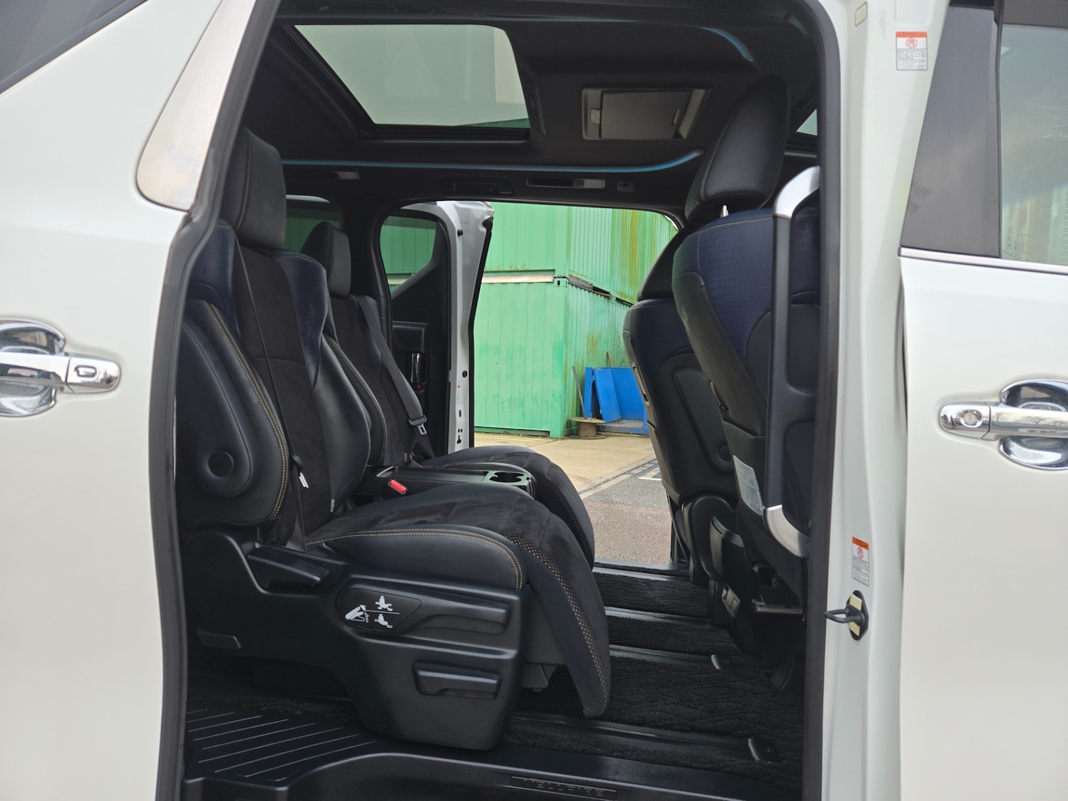 Used Toyota Vellfire 2017 for sale - 77568738: Photo 10