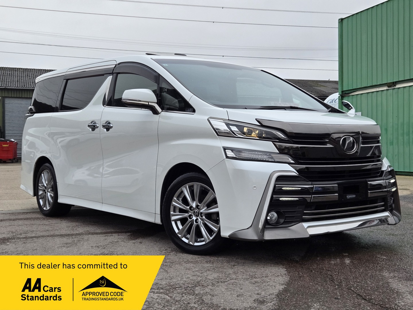 Used Toyota Vellfire 2017 for sale - 77568738: Photo 2