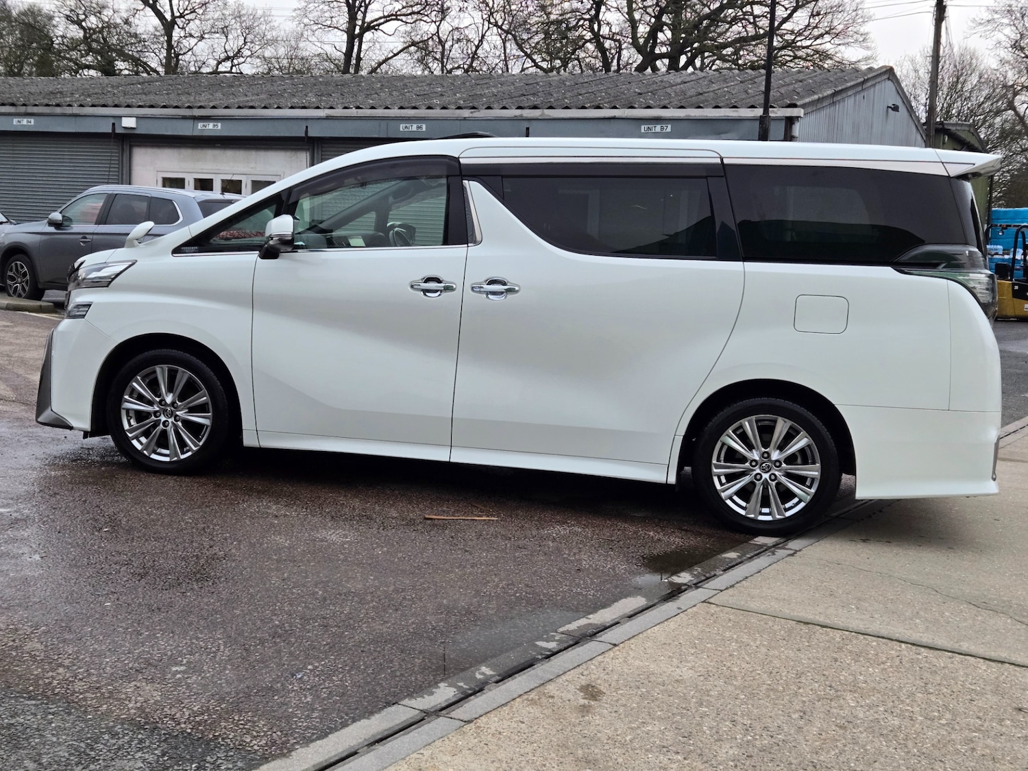 Used Toyota Vellfire 2017 for sale - 77568738: Photo 6