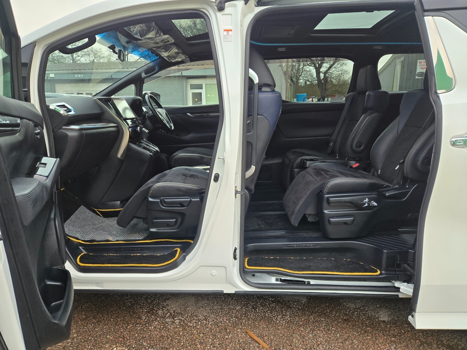 Used Toyota Vellfire 2017 for sale - 77568738: Photo 8