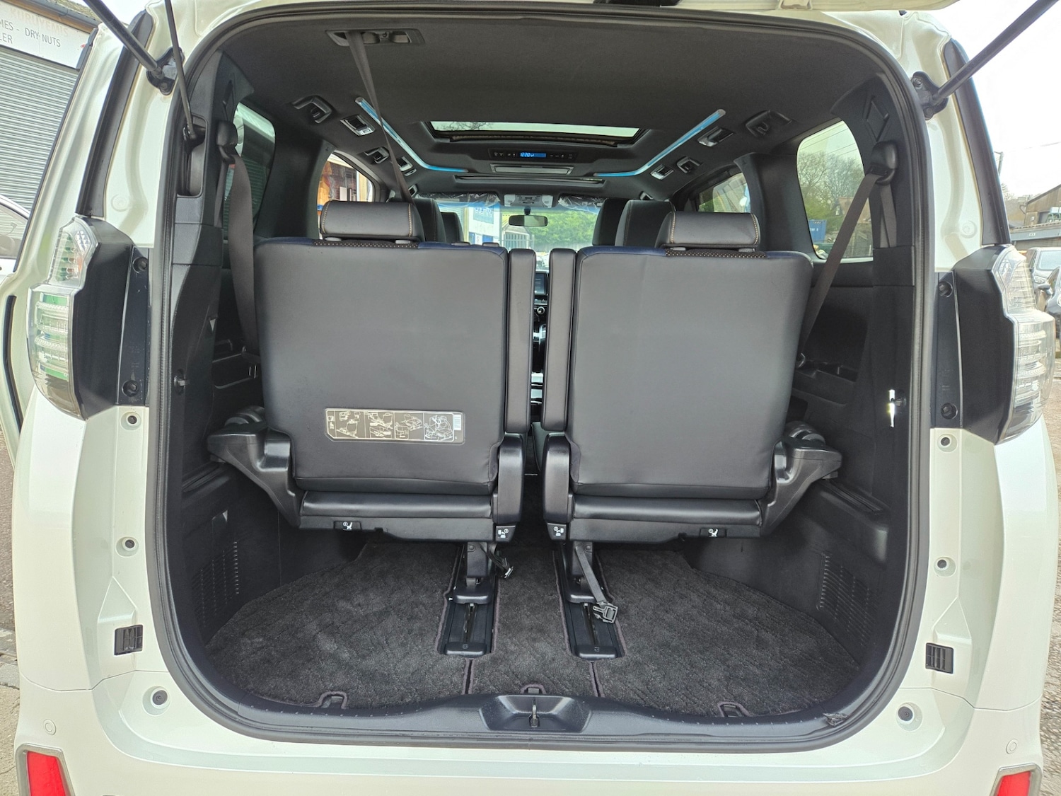 Used Toyota Vellfire 2017 for sale - 77568738: Photo 9