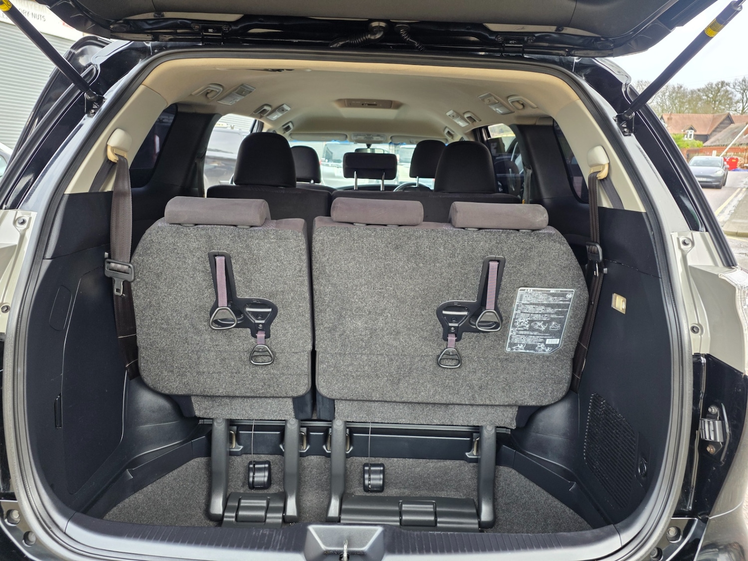 Used Toyota Estima 2025 for sale - 77562893: Photo 9