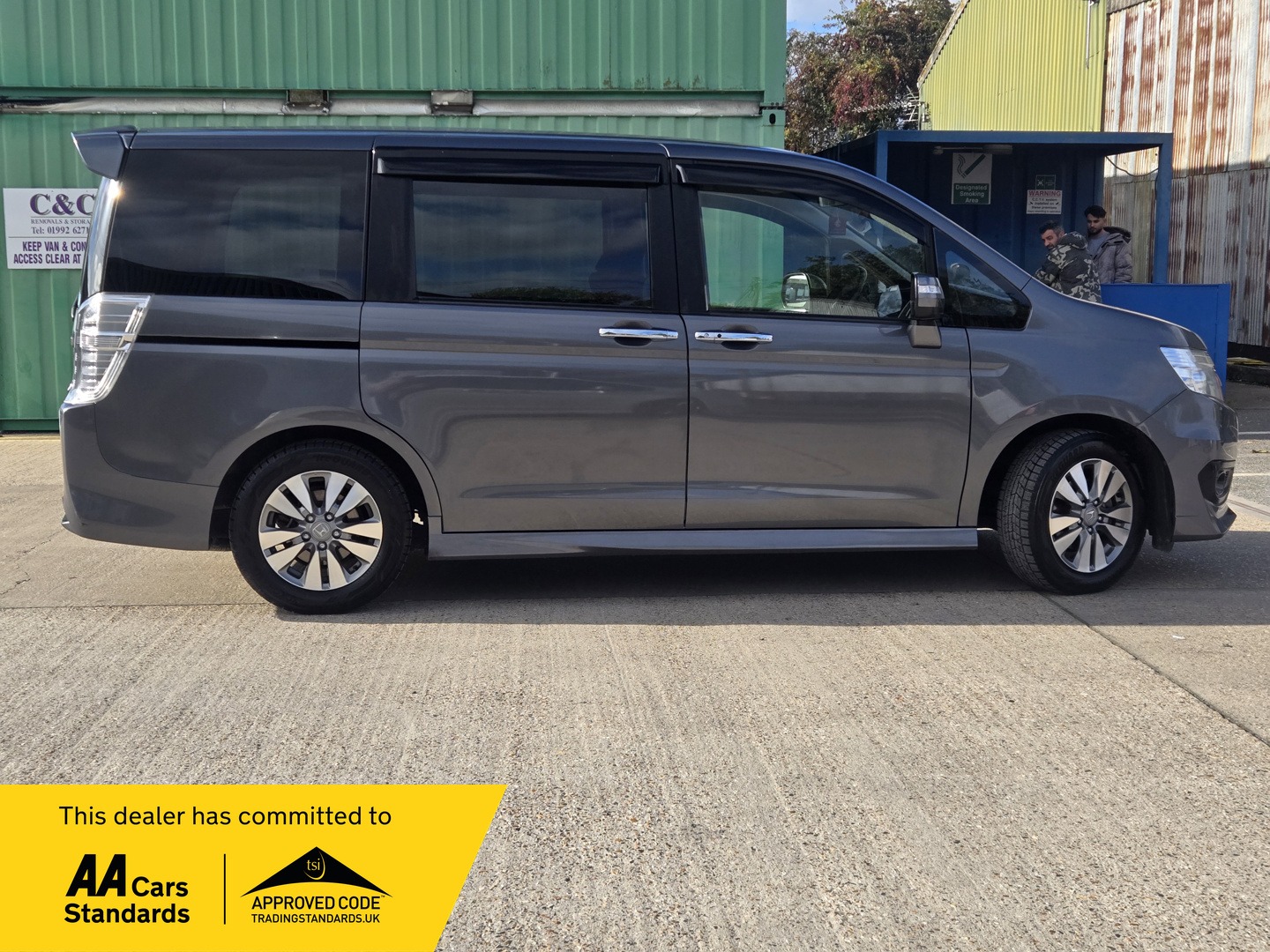 Used Honda Stepwagon 2012 for sale - 76385164: Photo 1