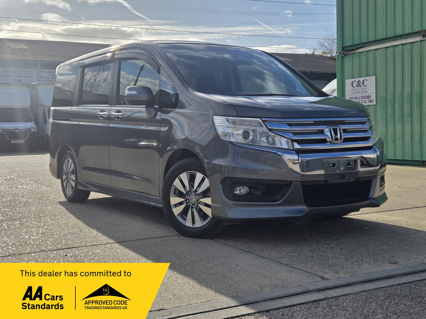 Used Honda Stepwagon 2012 for sale - 76385164: Photo 4