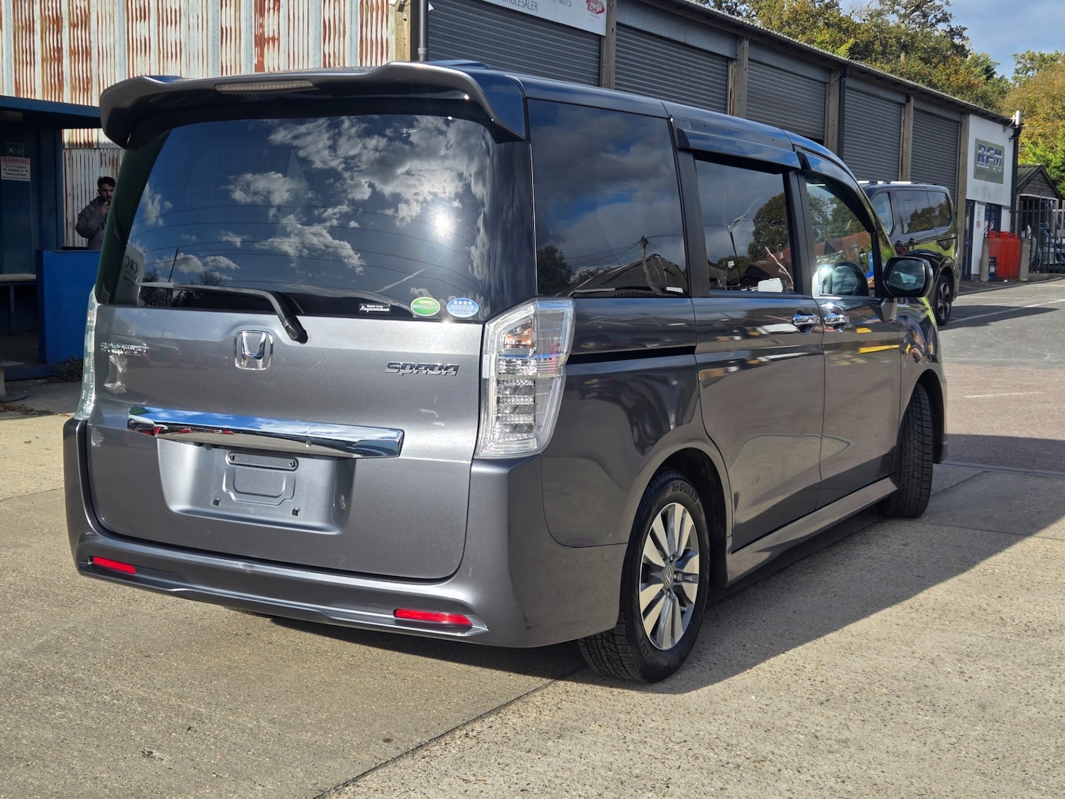 Used Honda Stepwagon 2012 for sale - 76385164: Photo 6