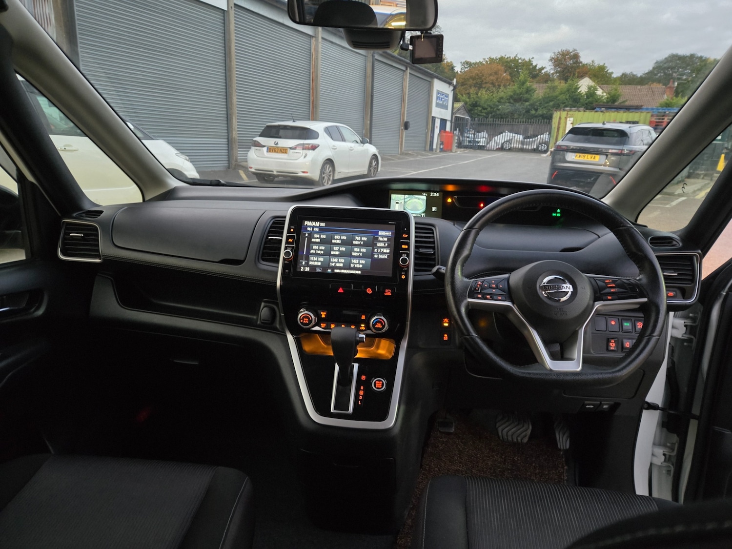 Used Nissan Serena 2017 for sale - 76565965: Photo 13