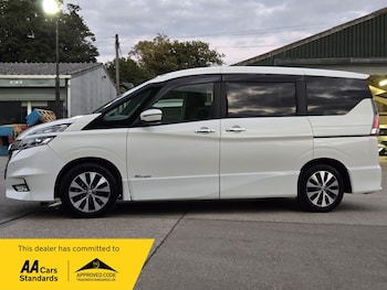 Used Nissan Serena 2017 for sale - 76565965: Photo