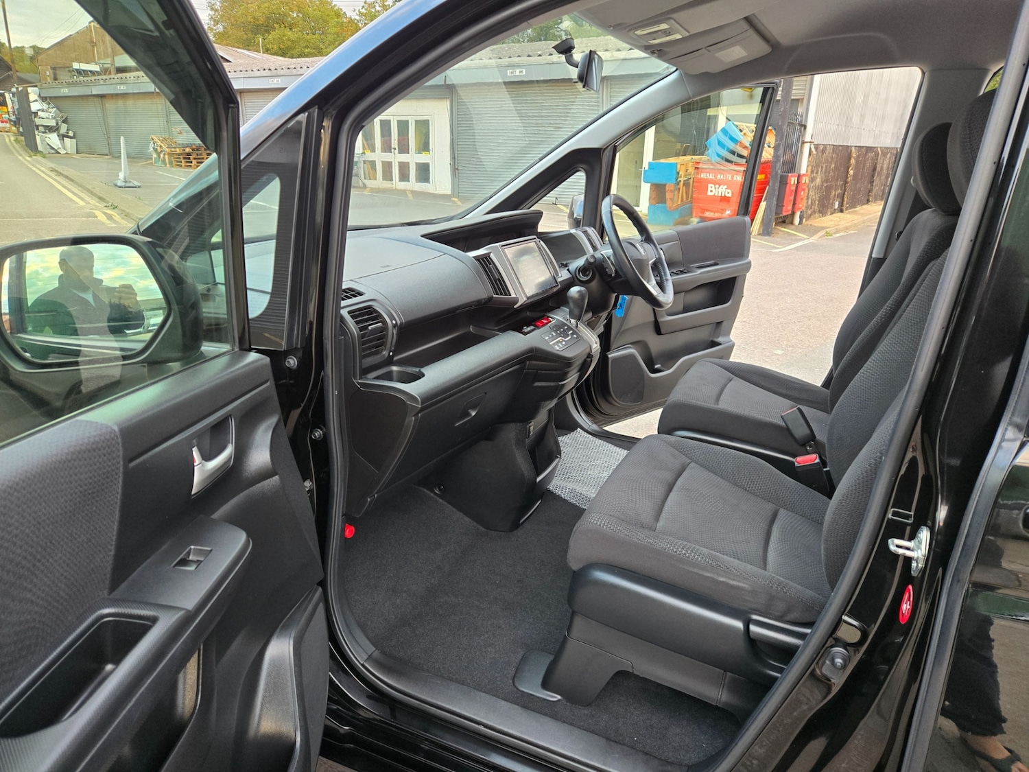 Used Honda Stepwagon 2013 for sale - 76385192: Photo 12