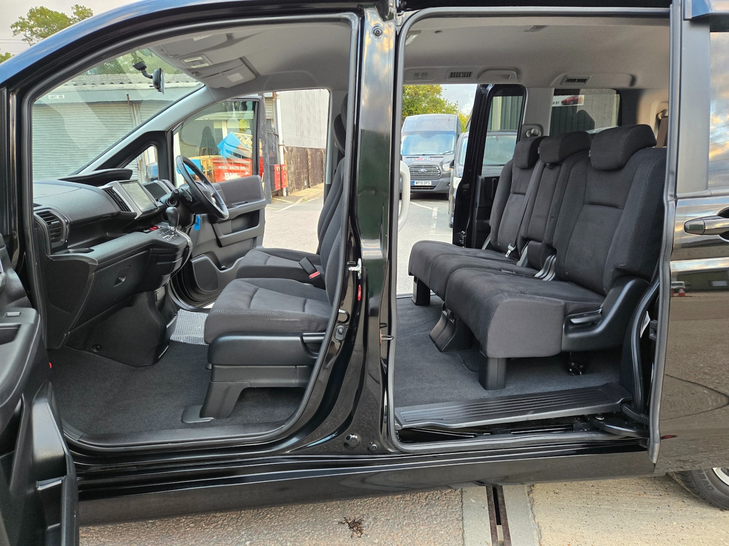 Used Honda Stepwagon 2013 for sale - 76385192: Photo 13