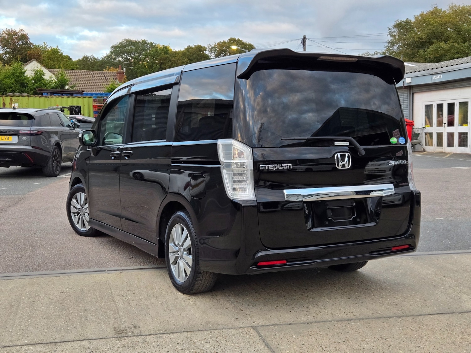 Used Honda Stepwagon 2013 for sale - 76385192: Photo 4