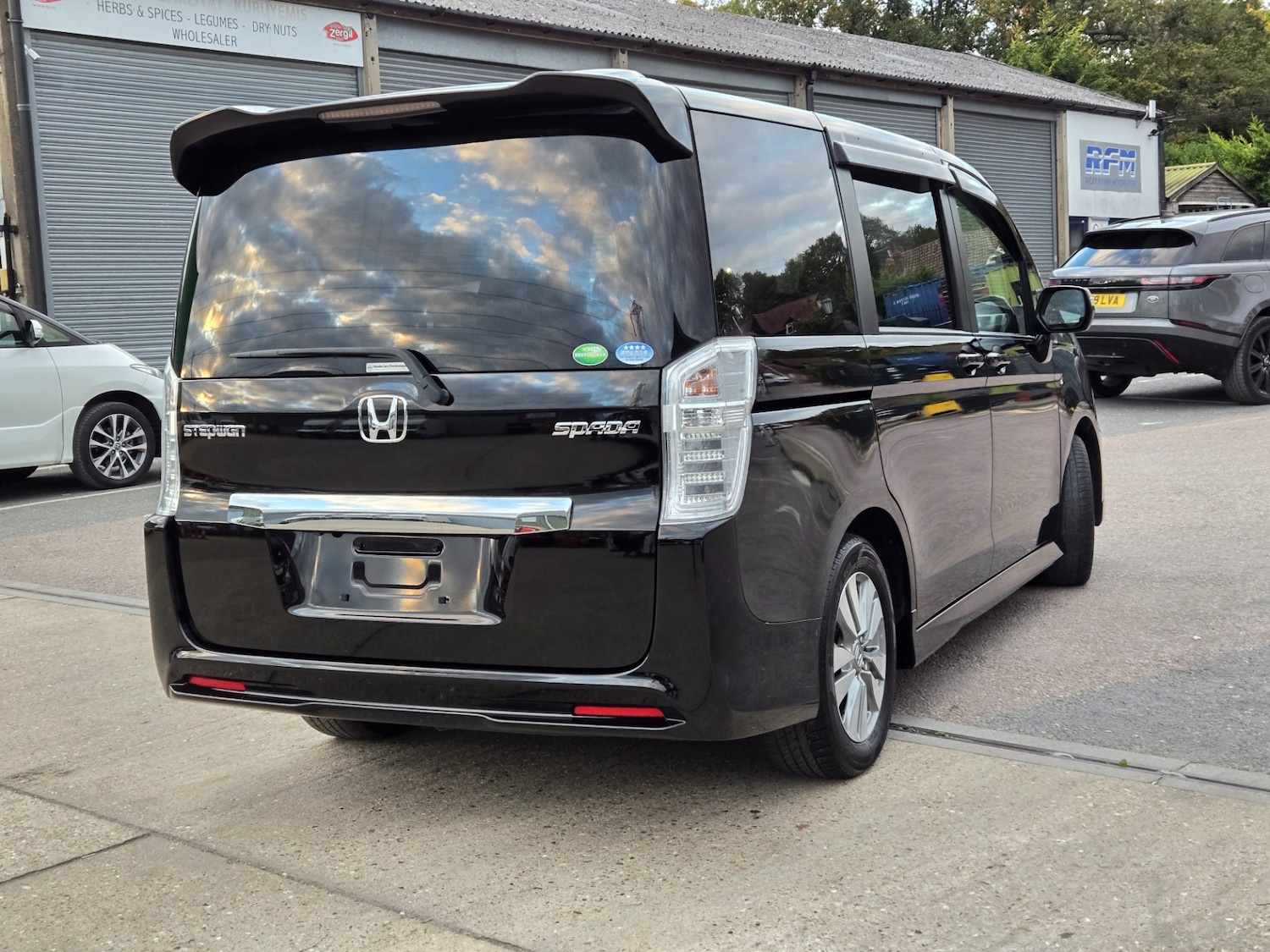 Used Honda Stepwagon 2013 for sale - 76385192: Photo 5