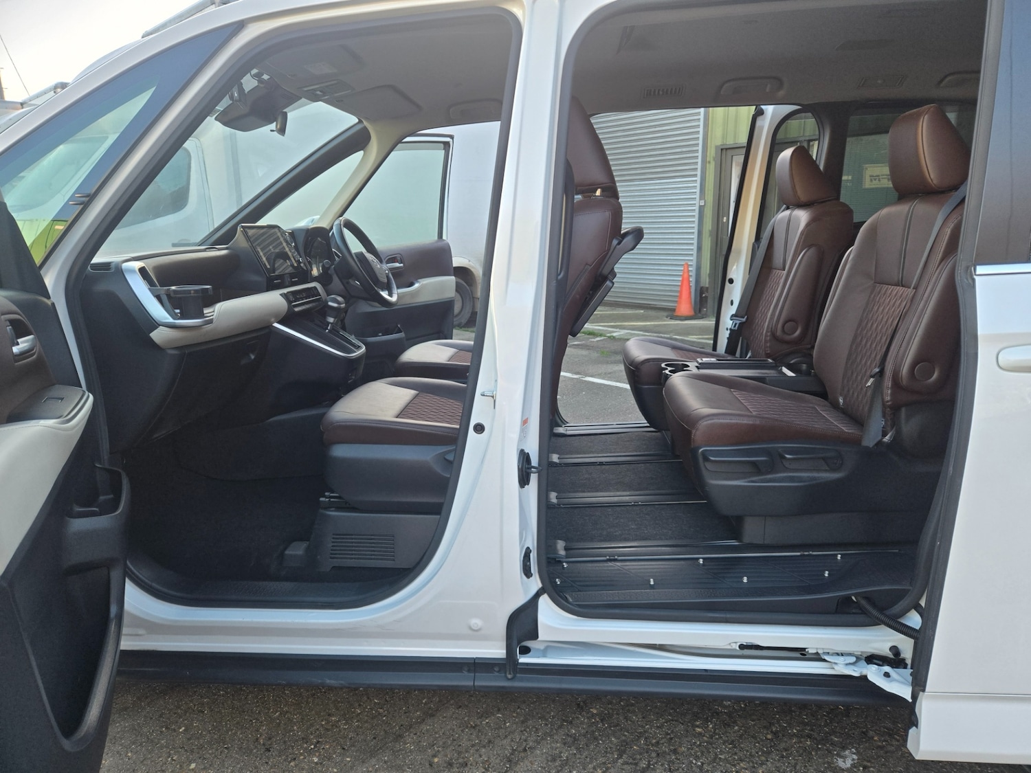 Used Toyota Noah 2022 for sale - 76853930: Photo 14