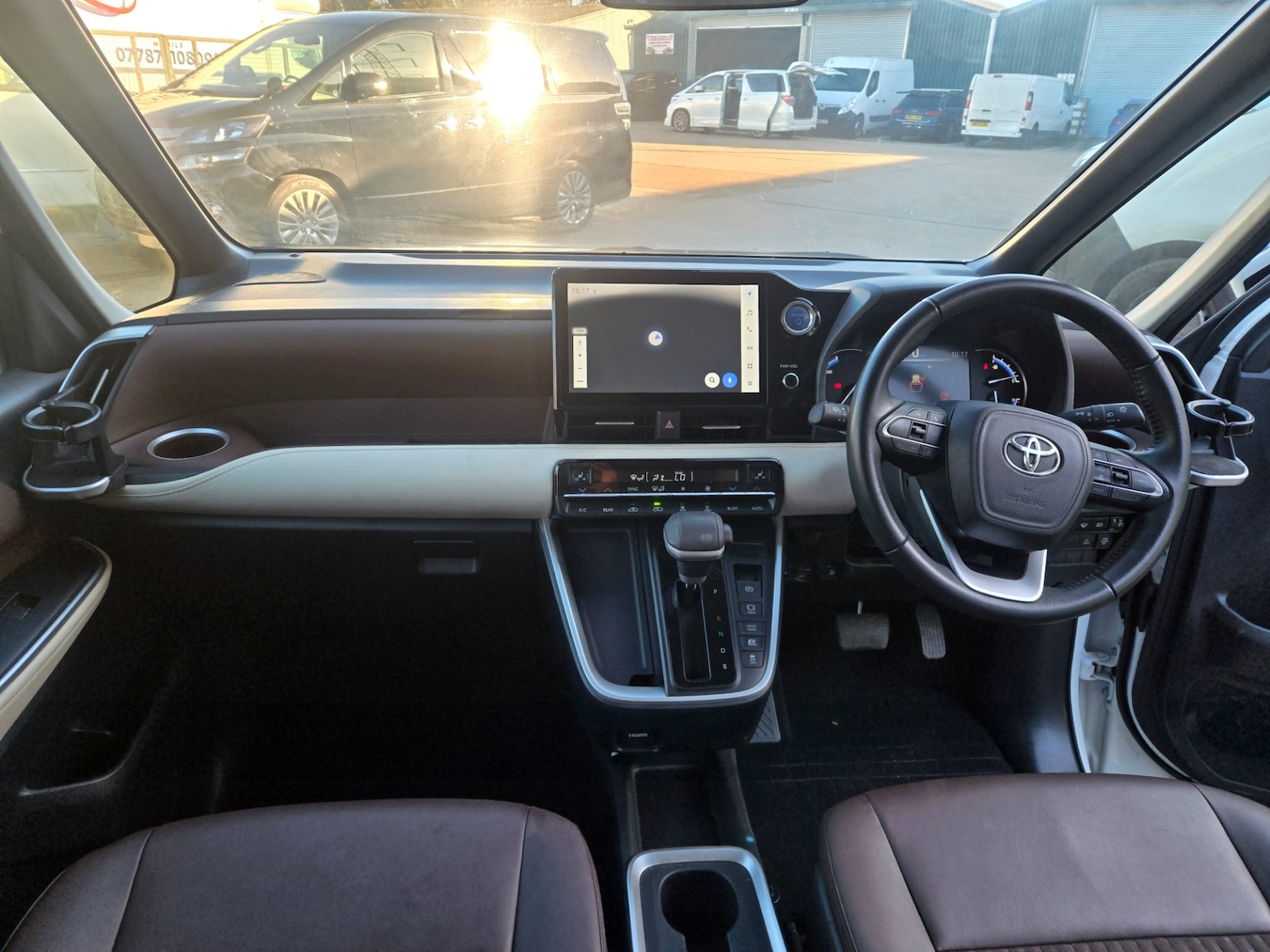 Used Toyota Noah 2022 for sale - 76853930: Photo 15