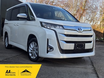 Used Toyota Noah 2022 for sale - 76853930: Photo