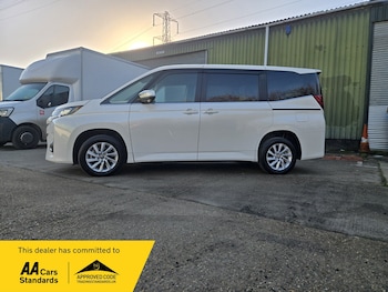 Used Toyota Noah 2022 for sale - 76853930: Photo