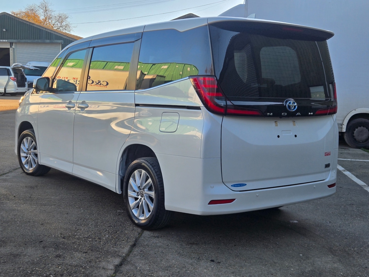 Used Toyota Noah 2022 for sale - 76853930: Photo 4