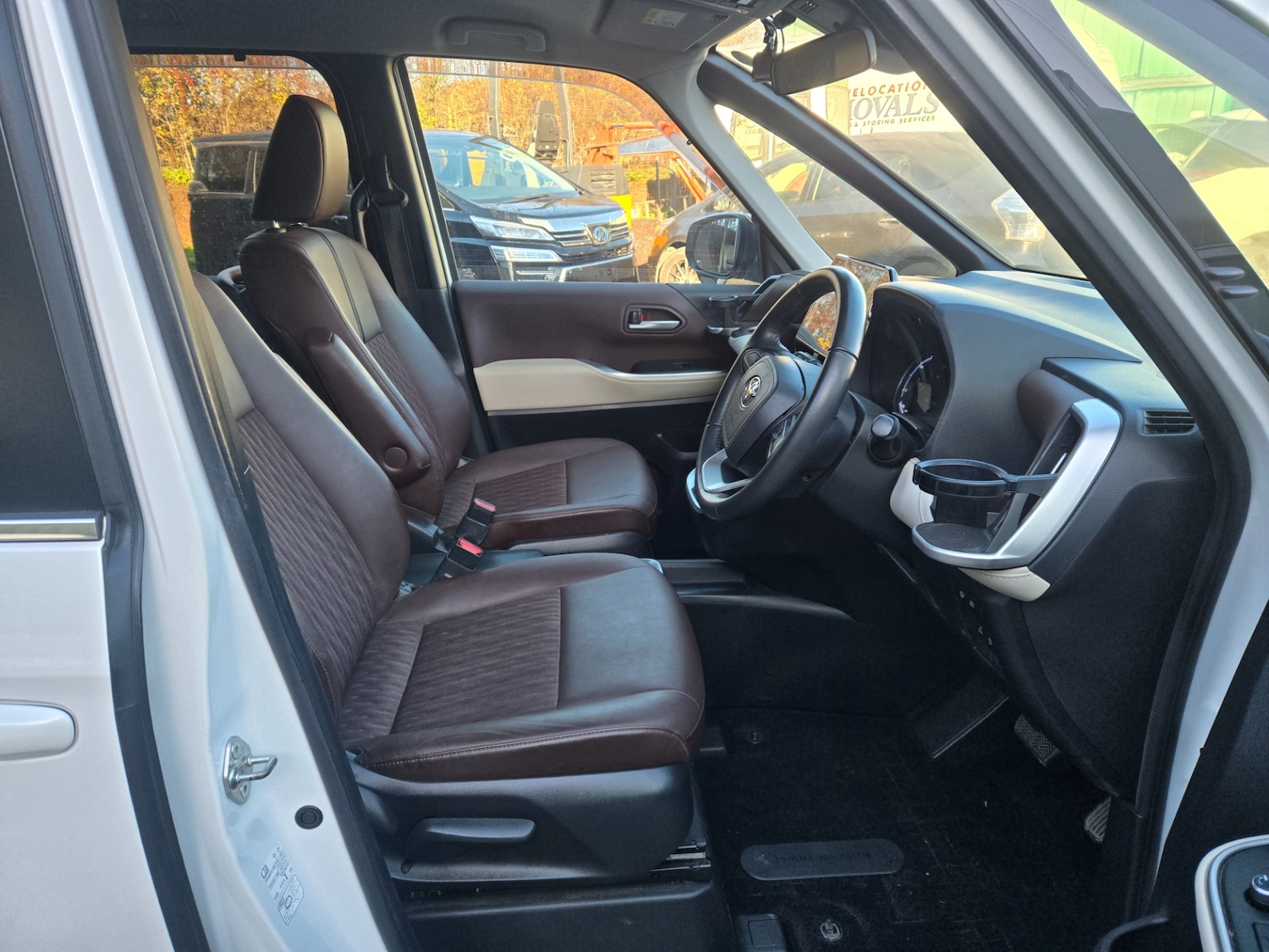 Used Toyota Noah 2022 for sale - 76853930: Photo 8