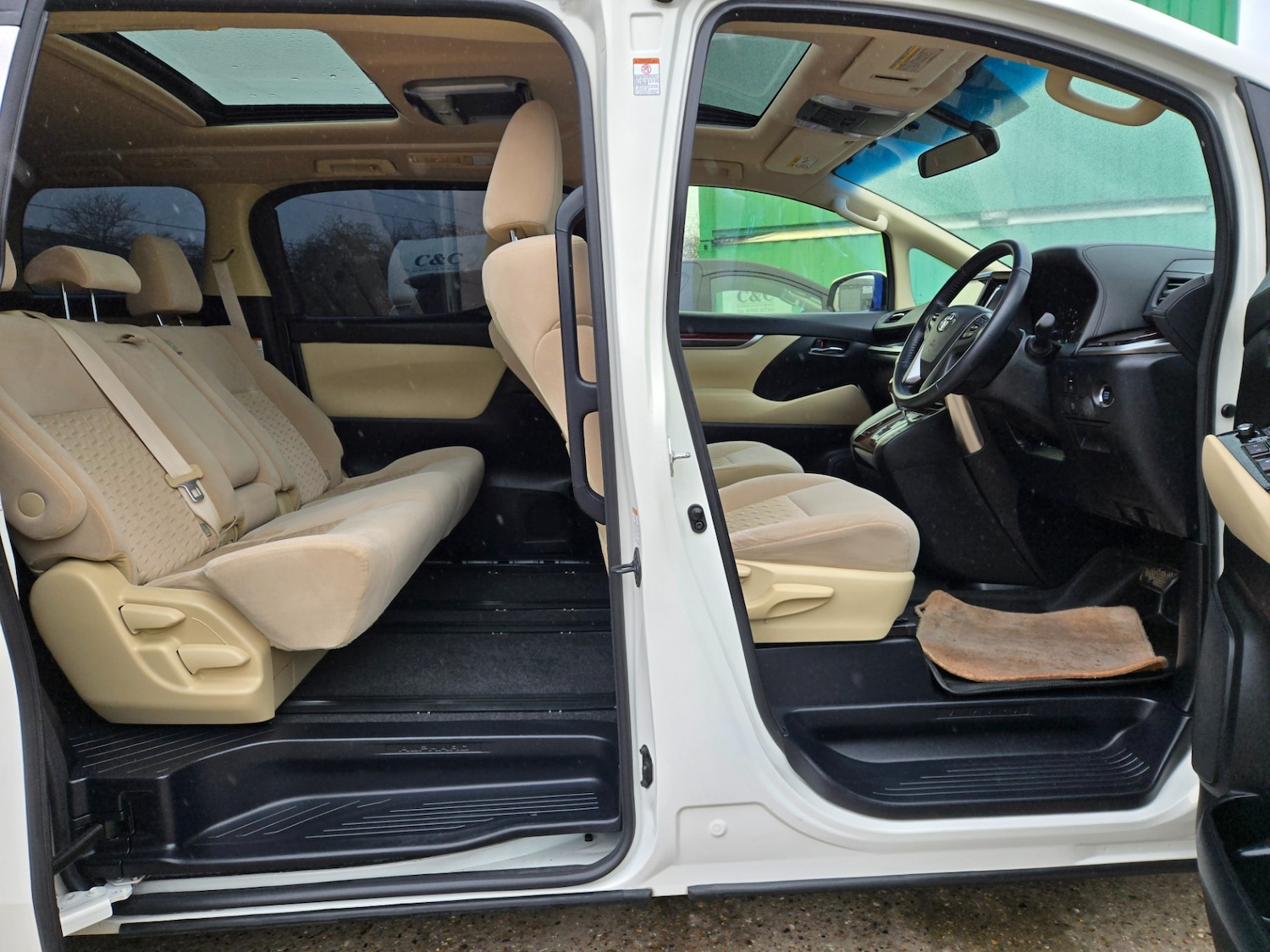 Used Toyota Alphard 2017 for sale - 77742519: Photo 8