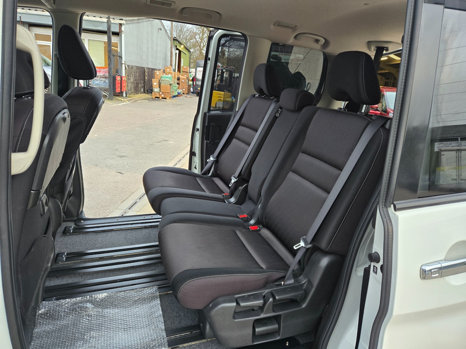 Used Nissan Serena 2017 for sale - 77590366: Photo 12