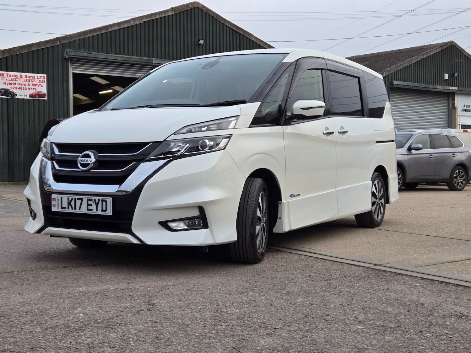 Used Nissan Serena 2017 for sale - 77590366: Photo 3