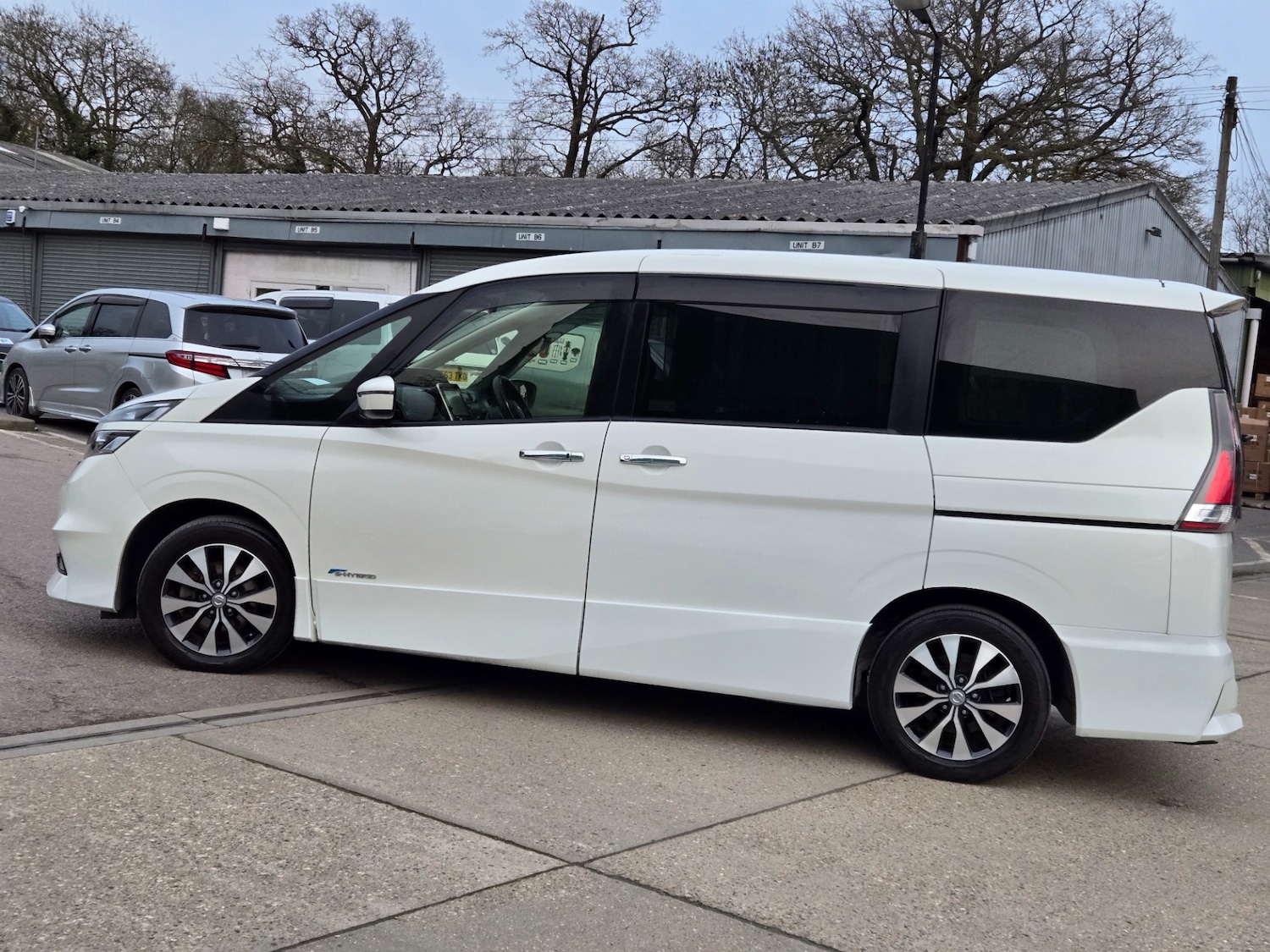 Used Nissan Serena 2017 for sale - 77590366: Photo 4