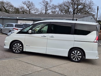 Used Nissan Serena 2017 for sale - 77590366: Photo