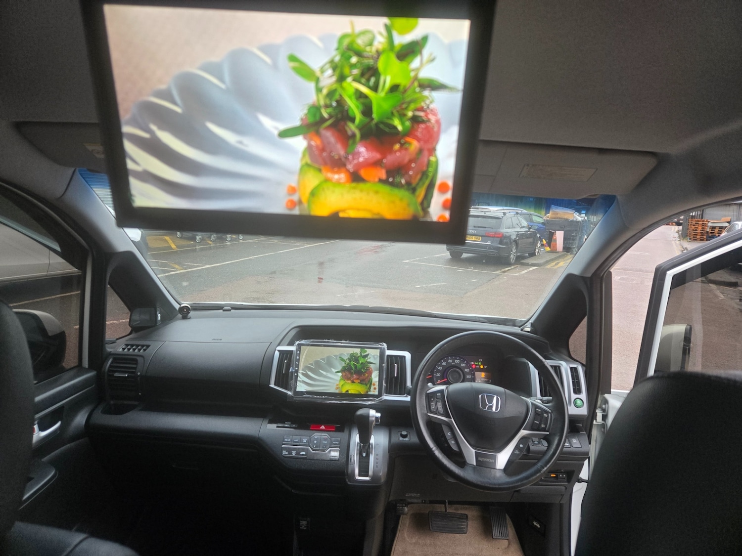 Used Honda Stepwagon 2014 for sale - 77635294: Photo 11