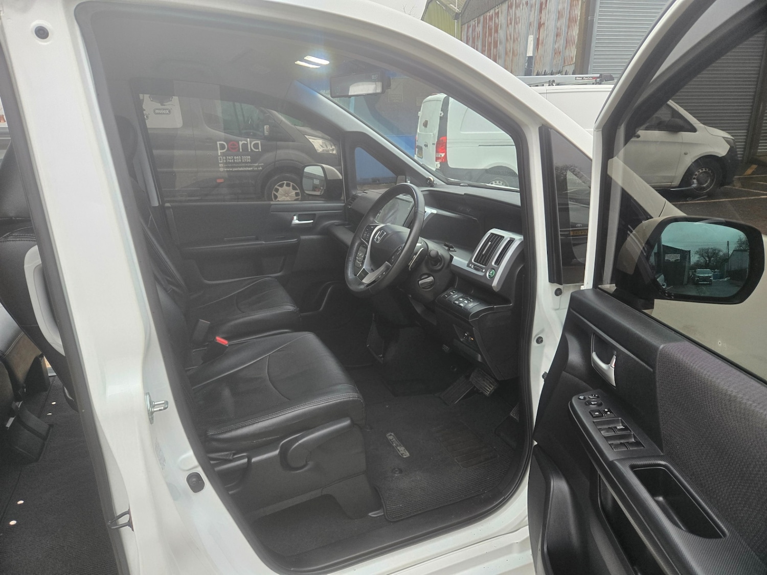 Used Honda Stepwagon 2014 for sale - 77635294: Photo 13