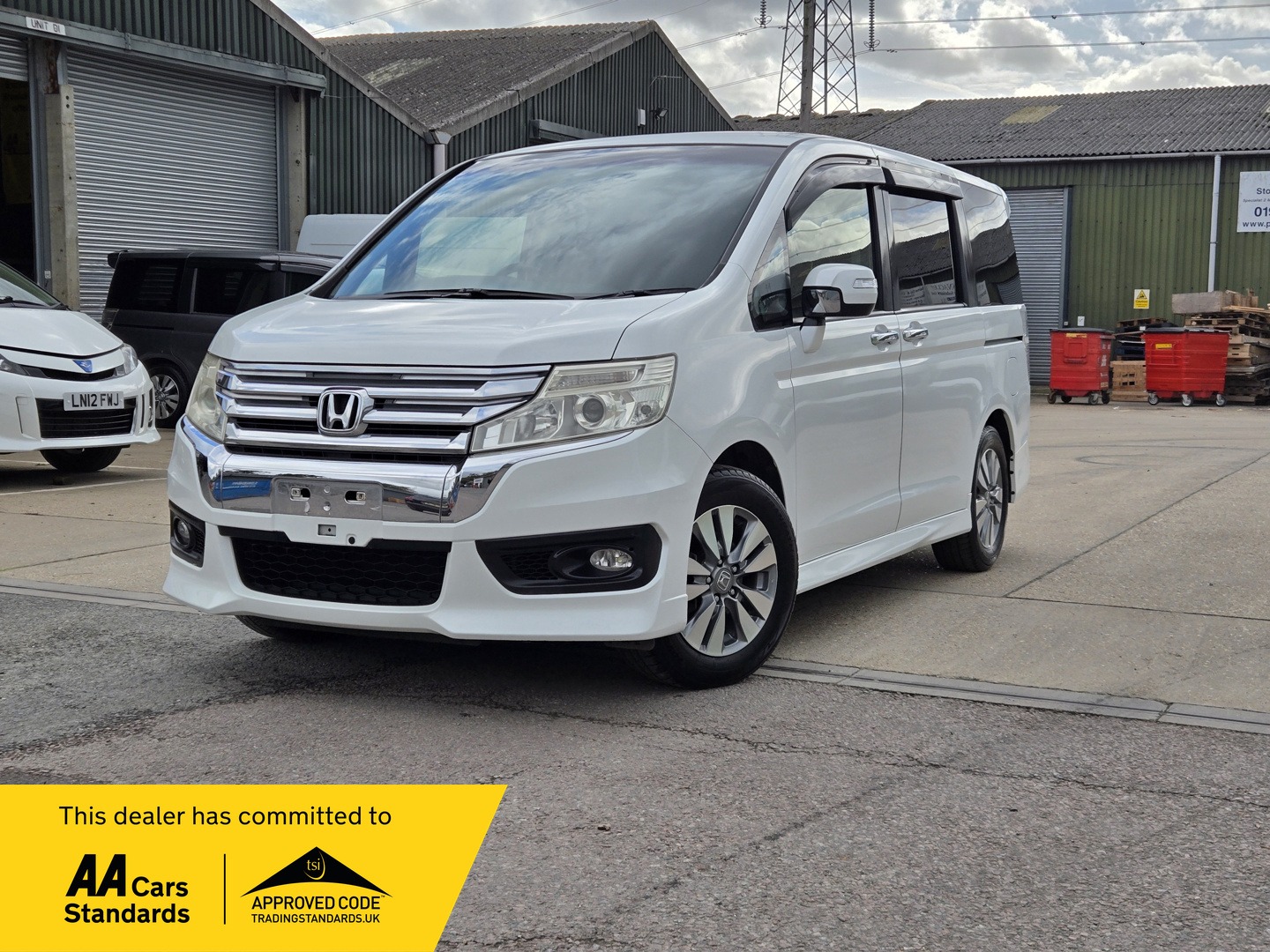 Used Honda Stepwagon 2013 for sale - 76391959: Photo 2