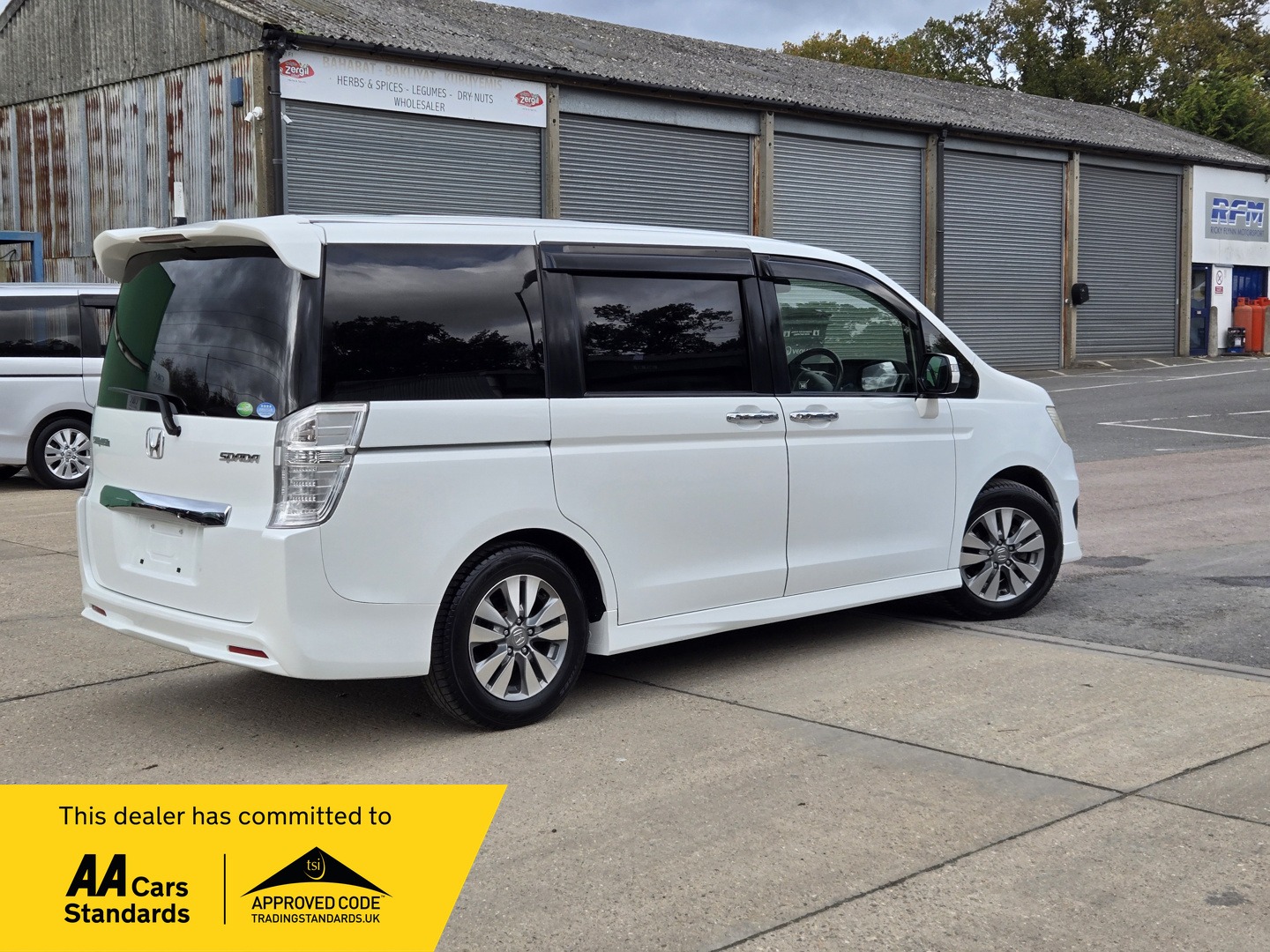 Used Honda Stepwagon 2013 for sale - 76391959: Photo 4